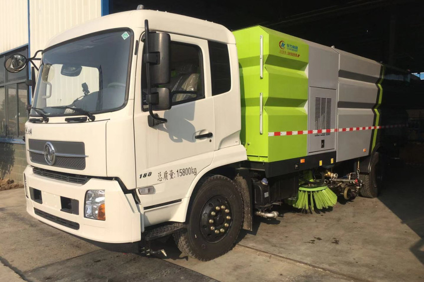 山西客户喜提春风天锦高端洗扫车
